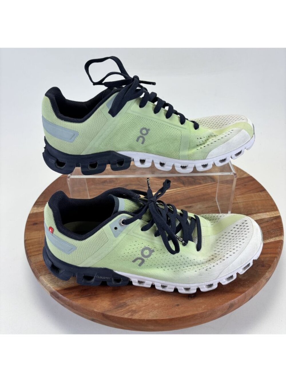 On Cloudflow Shoes Womens Size 9 Green Running Sneakers CloudTec 35.98685 - Picture 2 of 8